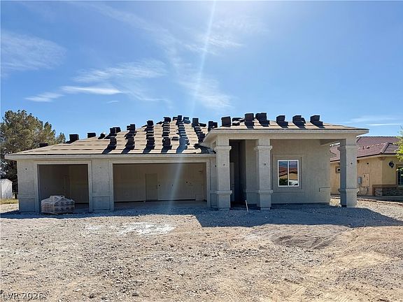 2nd image of 2870 Margarita Ave