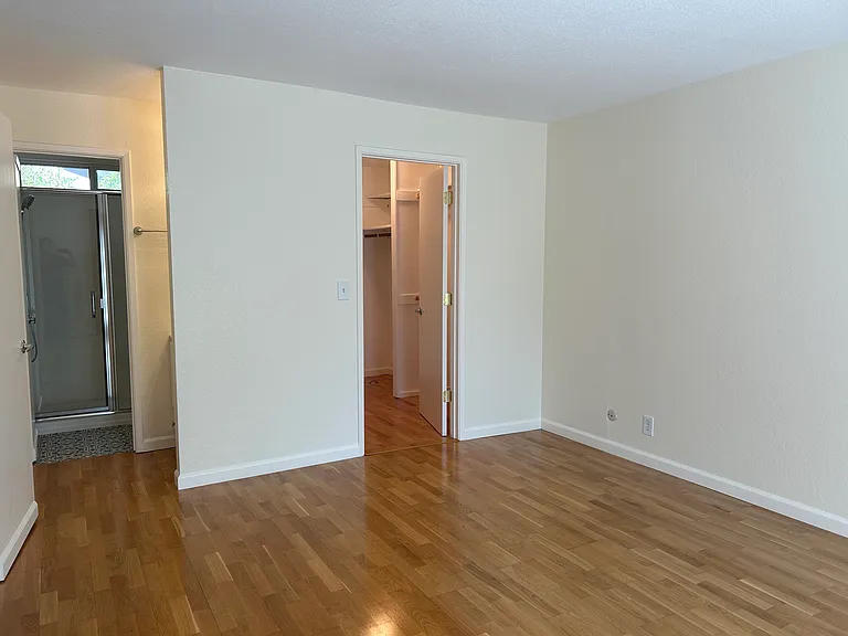 4220 Brookshire Cir — Photo 22