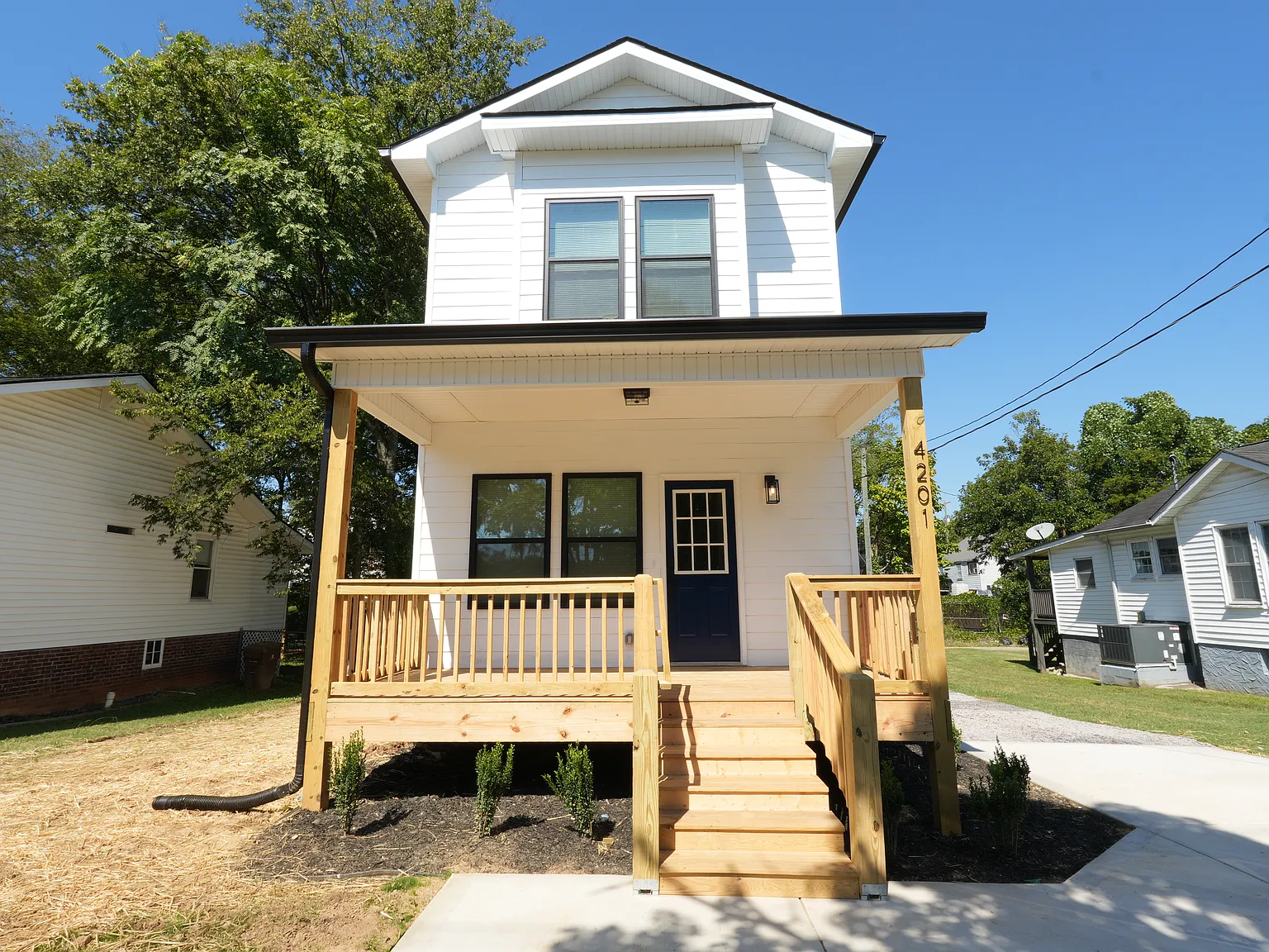 2 bed, 1.5 bath, 1100 sqft, $1,795 — Photo 1