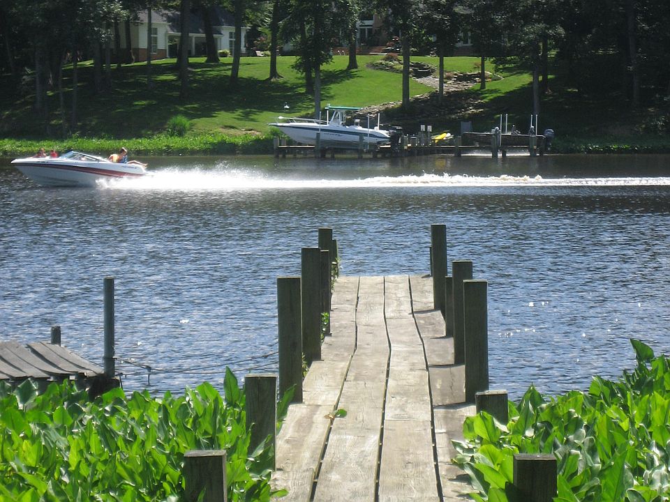 1st image of 23059 Tuckahoe Springs Dr