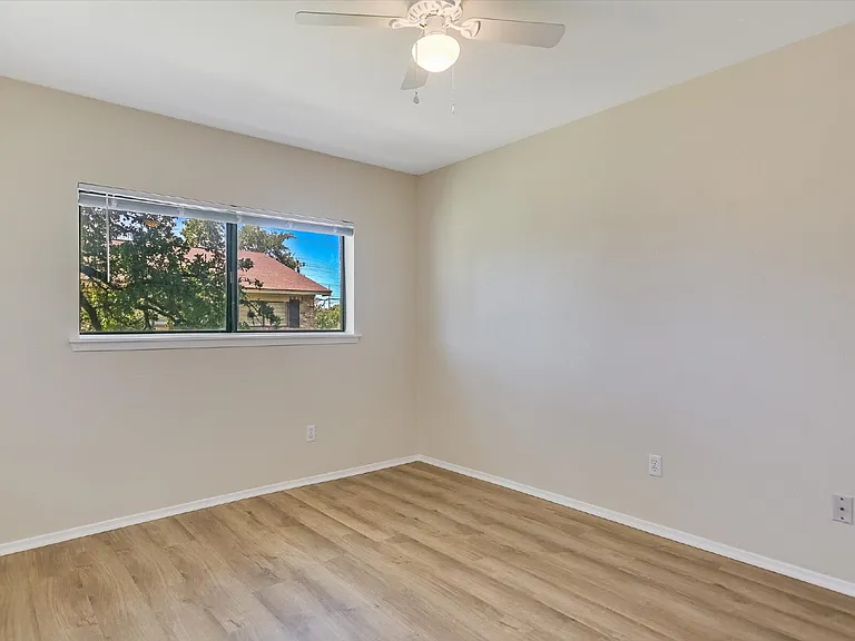 2403 Bosque Dr #B — Photo 42