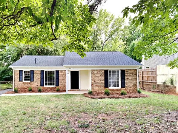 3210 Cedarhurst Dr, Charlotte, NC 28269