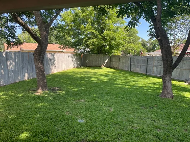 7208 Southridge Trl — Photo 22