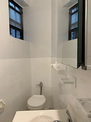 Rented by City Connections Realty | media 8