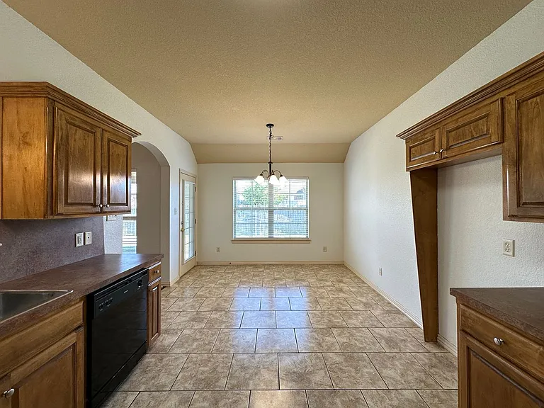 612 Windbrook Ct — Photo 12