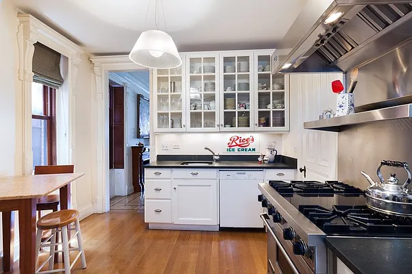 Sold by RES New York | media 6