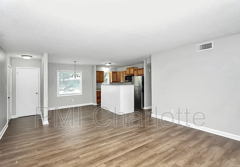 4722 State Highway 73 E — Photo 5