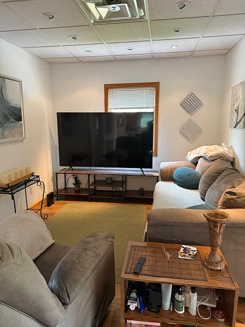 2 bed, 1100 sqft, $1,400 — Photo 2