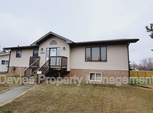 10003 160th St NW, Edmonton, AB T5P3E6