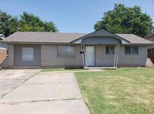 967 SW 4th Pl, Moore, OK 73160
