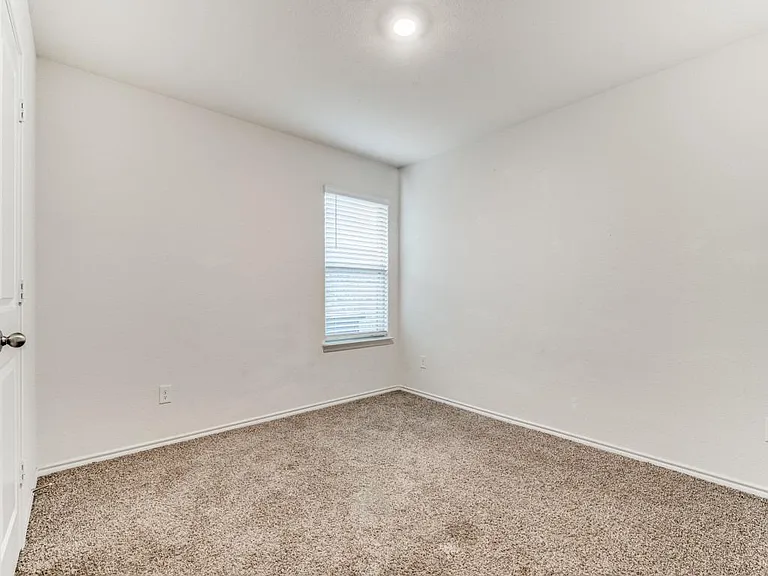 1008 Silver Maple Ln — Photo 6