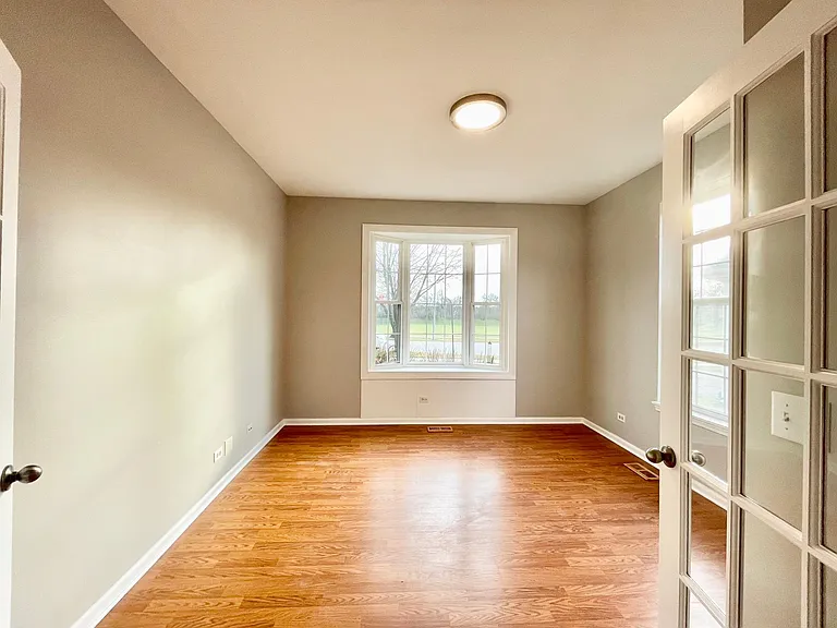 1675 McDowell Ave — Photo 11