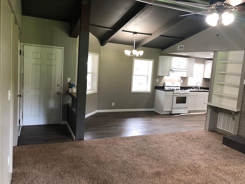 2nd image of 401 W Main St APT C