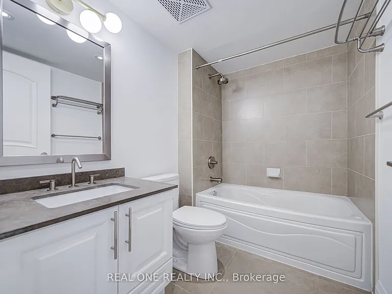 16 Harbour St #3511 — Photo 24