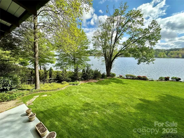 43 Chimney Point, Lake Toxaway, NC 28747