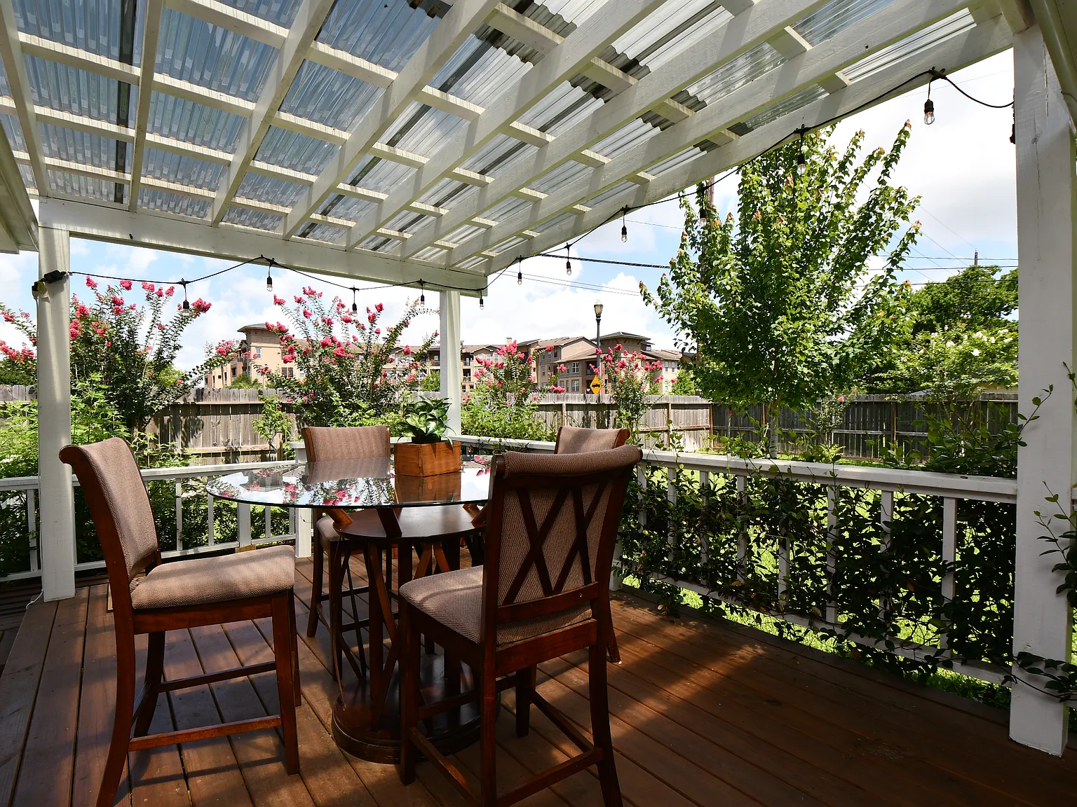 3 bed, $3,800 — Photo 1