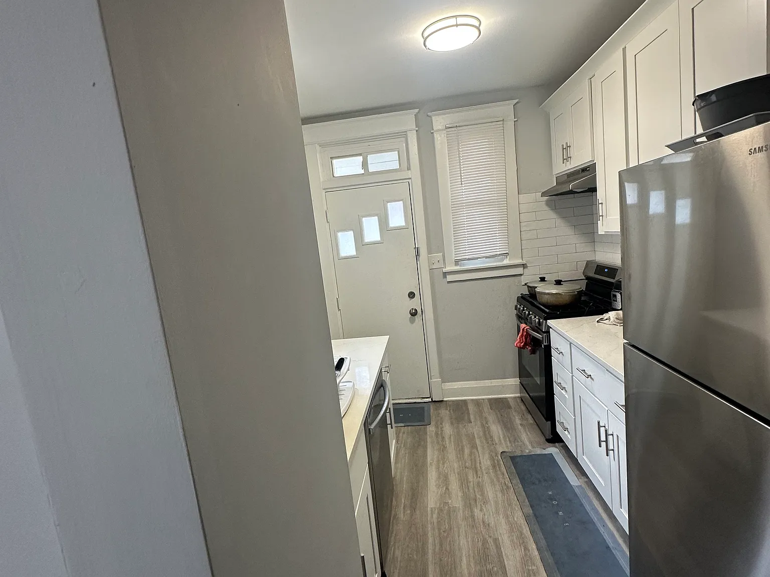 3 bed, 1268 sqft, $2,000 — Photo 4