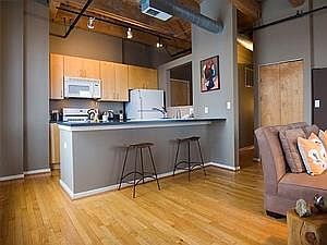 5th image of 2511 W Moffat St APT 404-G