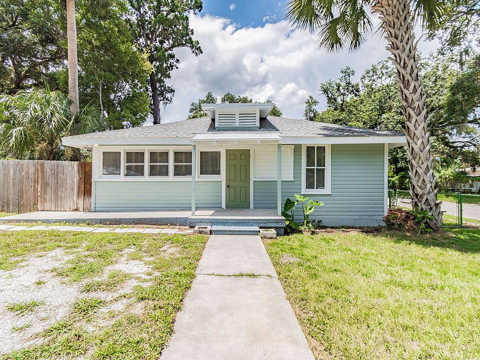 Welcome to 7810 N. Van Dyke Place Unit #A (front unit)