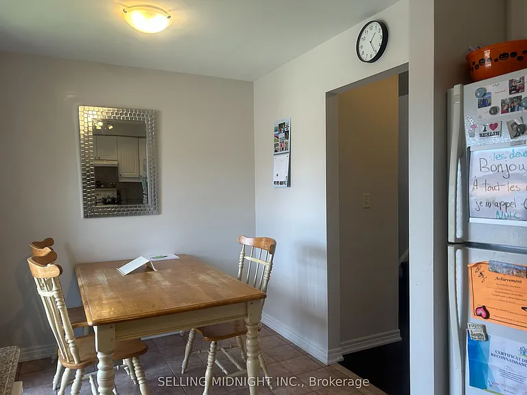 2413 Ravinebrook Cres — Photo 12
