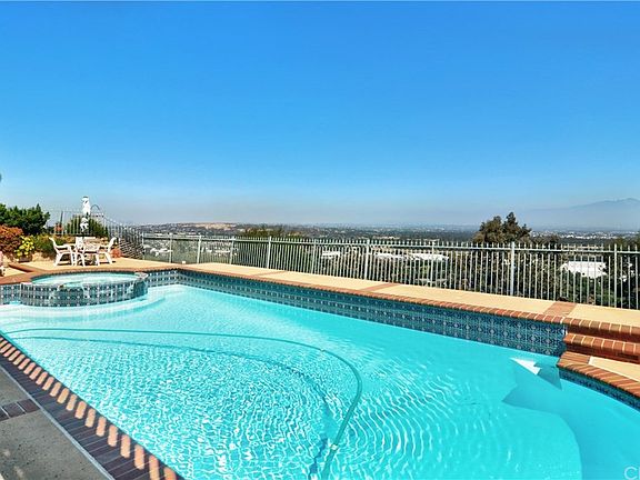 3rd image of 11535 Sierra Sky Dr
