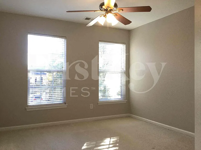 126 Center Point Dr — Photo 12