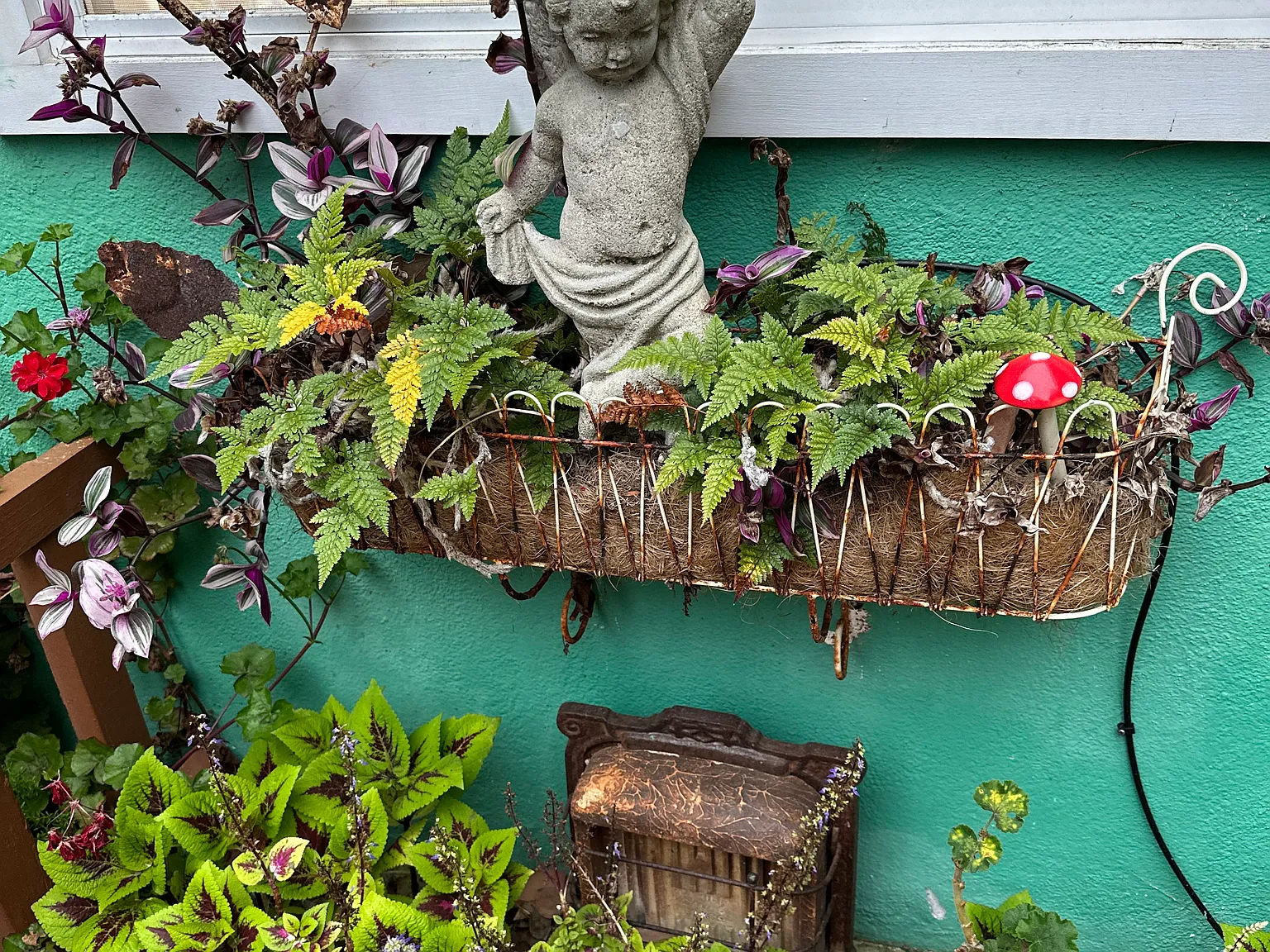 1066 Avenue C — Photo 3
