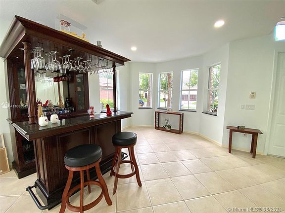 3rd image of 15814 SW 52nd St