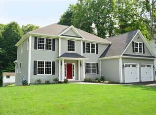 32 Sanford Ave, Unionville, CT 06085