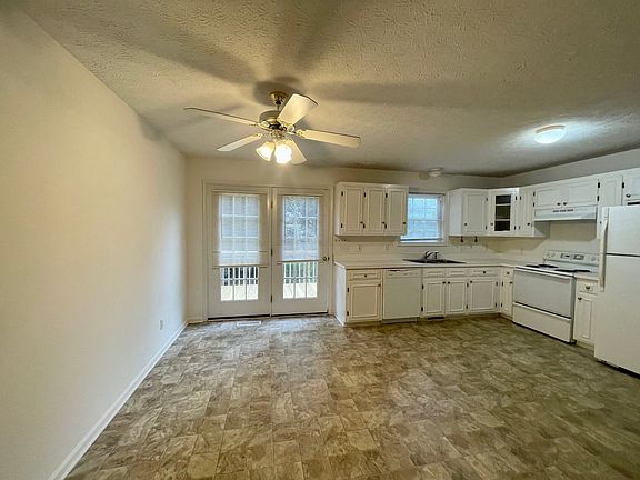 3rd image of 510 Bent Oak Ct