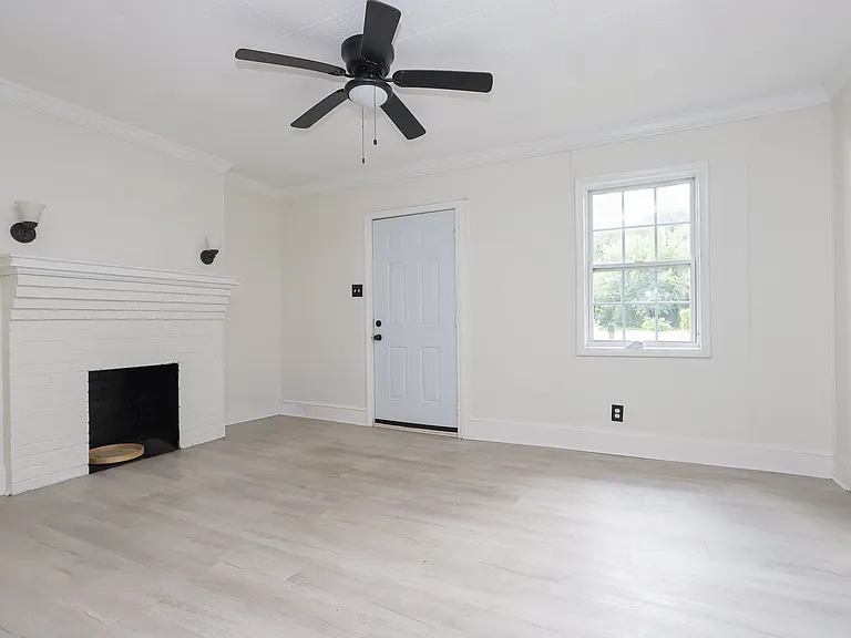 209 Calhoun St — Photo 6