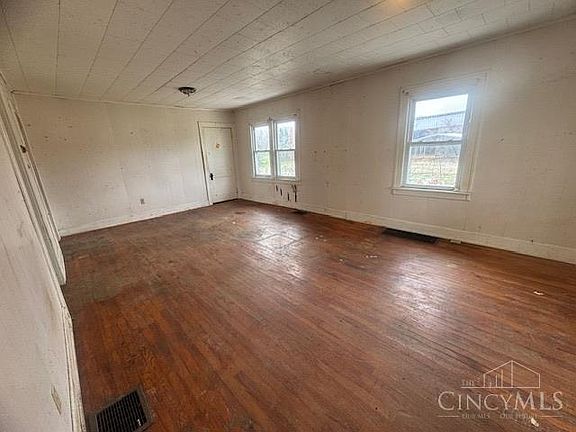 2nd image of 1033 Old Saint Rte #32