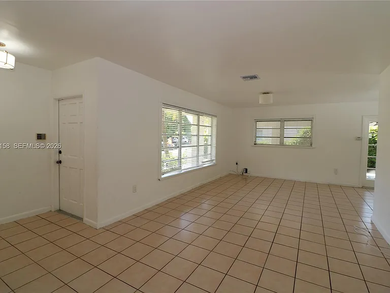 8025 SW 62nd Pl — Photo 12