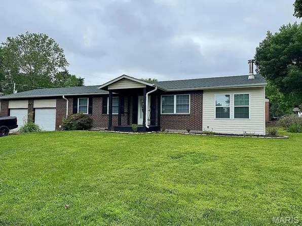3129 Eddington Ln, Saint Charles, MO 63301