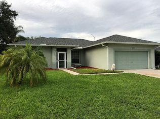 951 Grove Dr, Naples, FL 34120