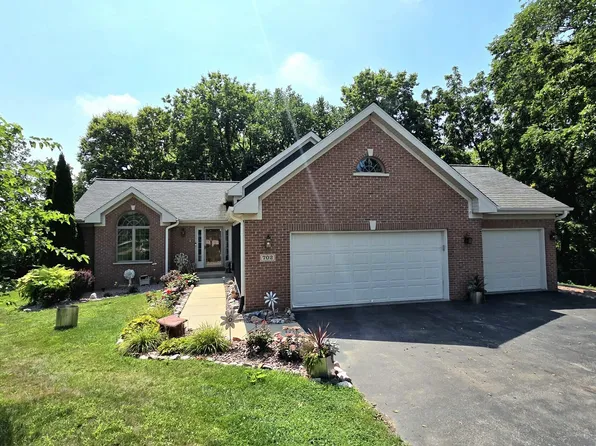 702 Meadow Crossing Trl, Roscoe, IL 61073