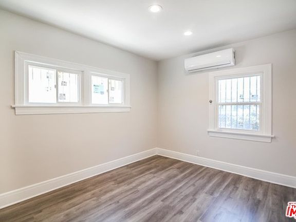 2nd image of 801 N Alexandria Ave Unit 803