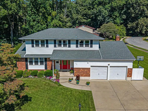 815 N Country Club Dr, Newark, DE 19711