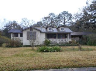 4513 2nd St, Moss Point, MS 39563