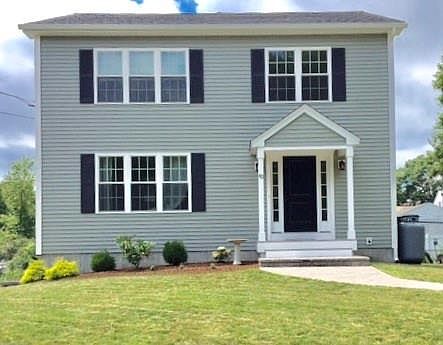 2nd image of 40 Como Dr