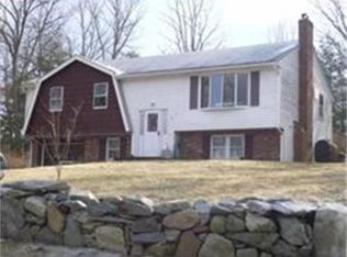 13 Kennedy Dr, Attleboro, MA 02703