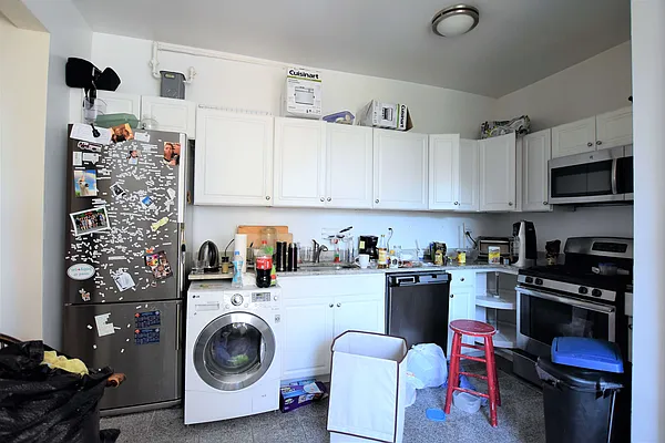 Rented by Clove Realty LLC | media 26