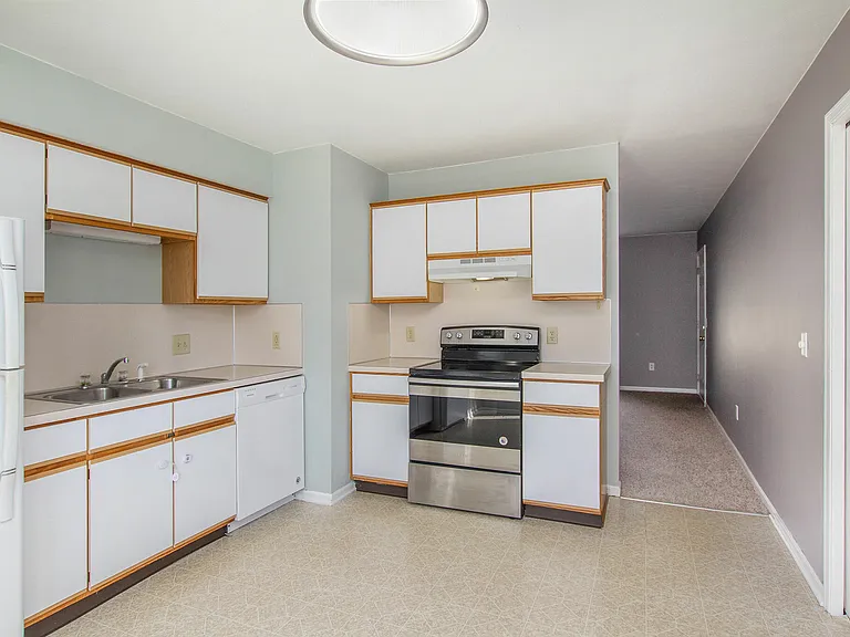 924 Cedar Run Ct NW — Photo 2