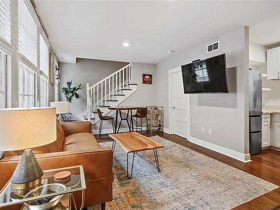 2nd image of 920 S Carrollton Ave APT M