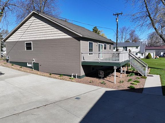 5th image of 1042 N Lakeshore Rd