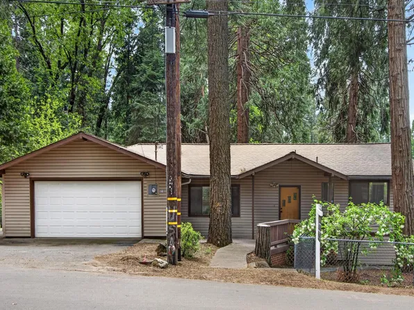 6210 Pine St, Pollock Pines, CA 95726