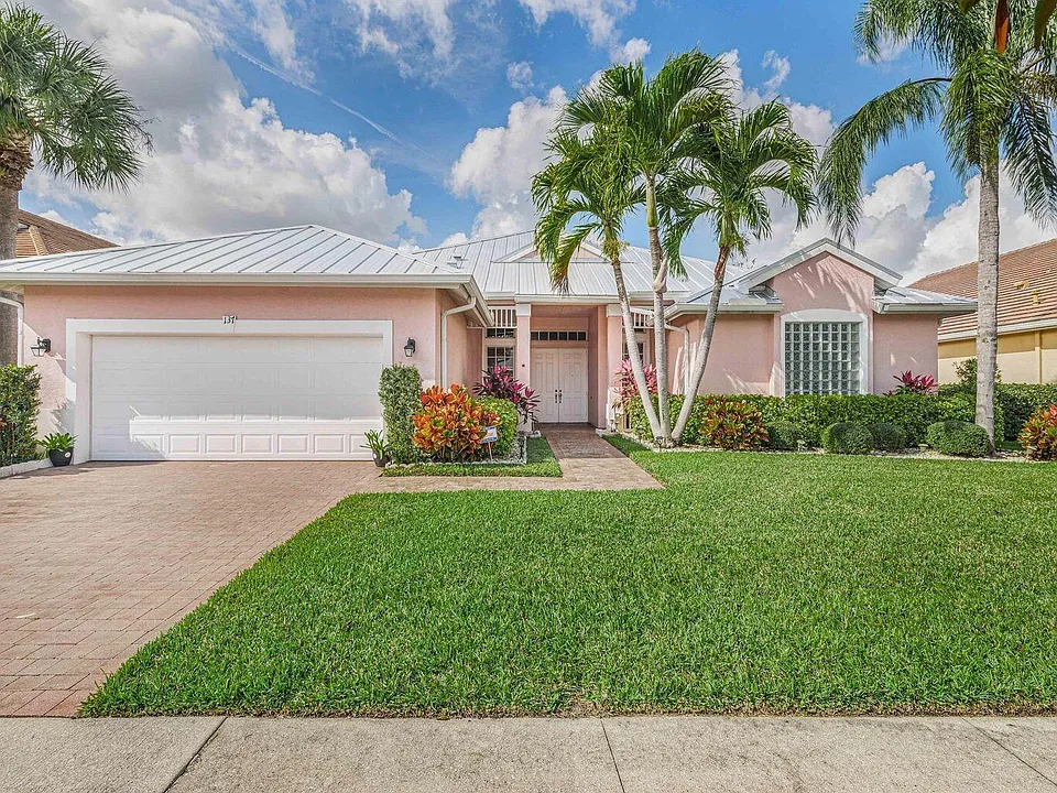 137 NW Magnolia Lakes Blvd