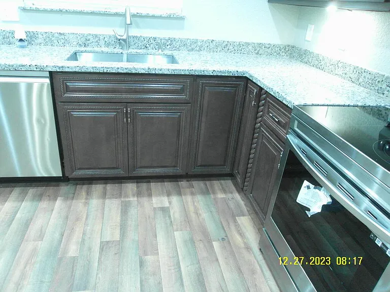 905 W Saint John Rd — Photo 8
