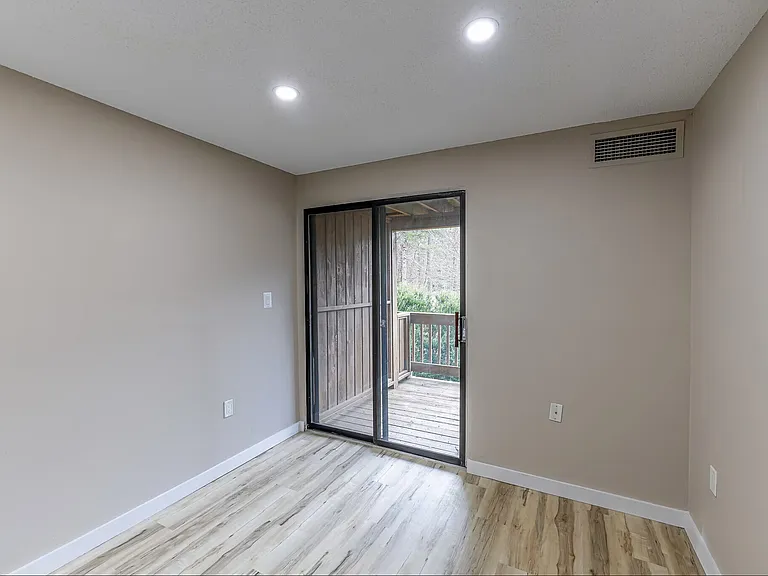 48A311 Avonwood Rd #311 — Photo 10