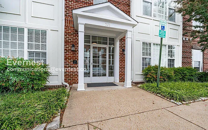 2 bed, 2.5 bath, 1191 sqft, $1,995 — Photo 2